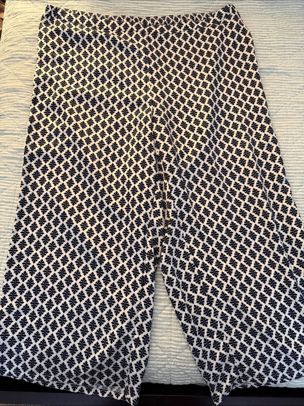 J. Jill Wide Leg Pants in Navy and White Geometric Print